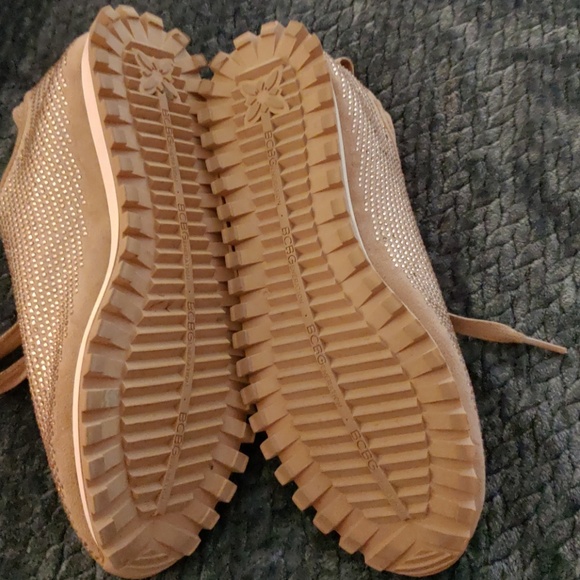 Shoes - Picture 2 of 3